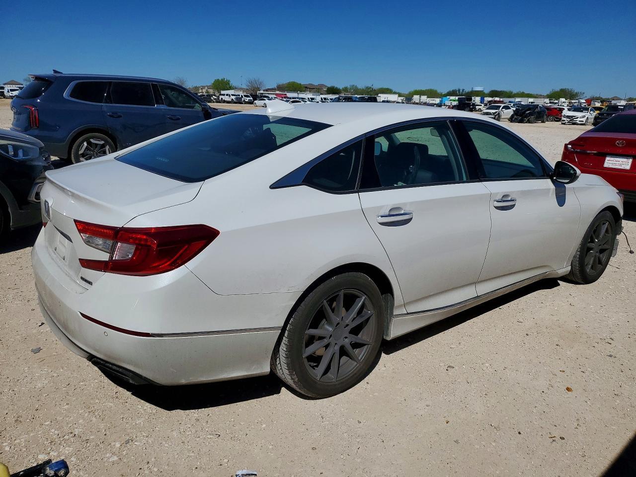 2018 Honda Accord Touring - Фото 3