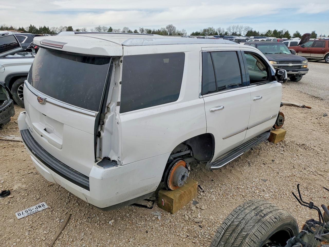 2020 Cadillac Escalade - Image 3