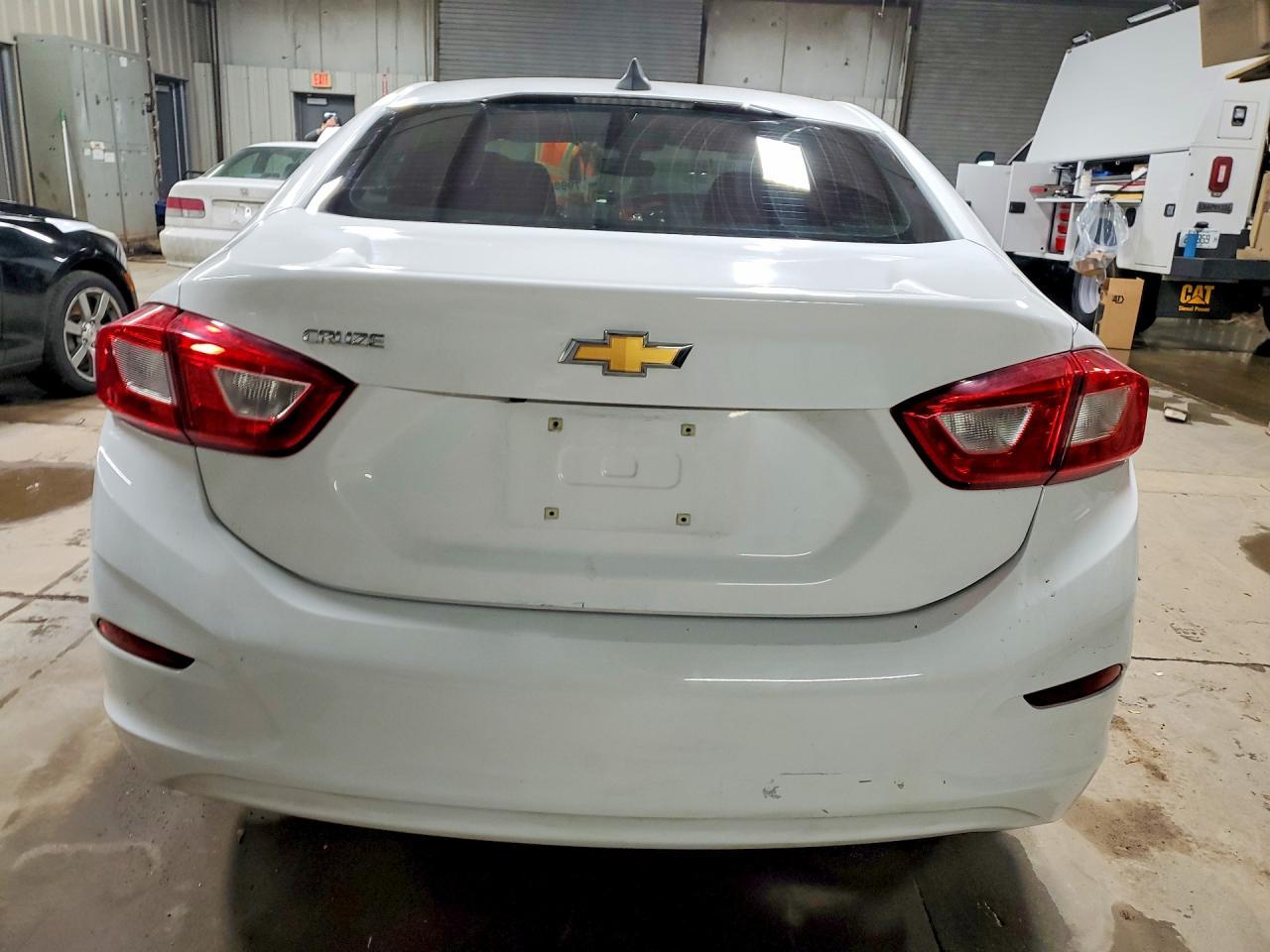 2019 Chevrolet Cruze Ls - Image 6