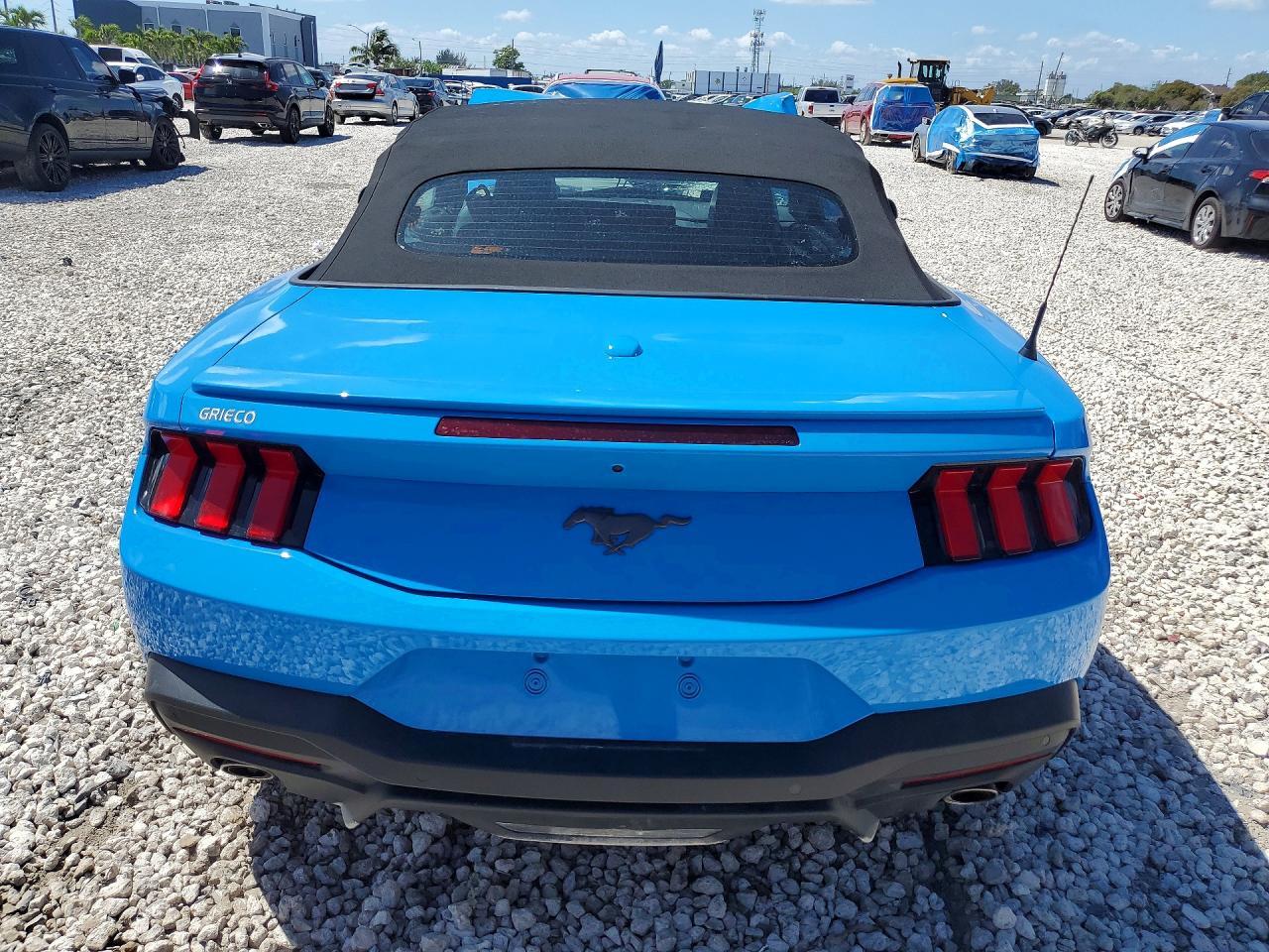 2025 Ford Mustang - Image 6