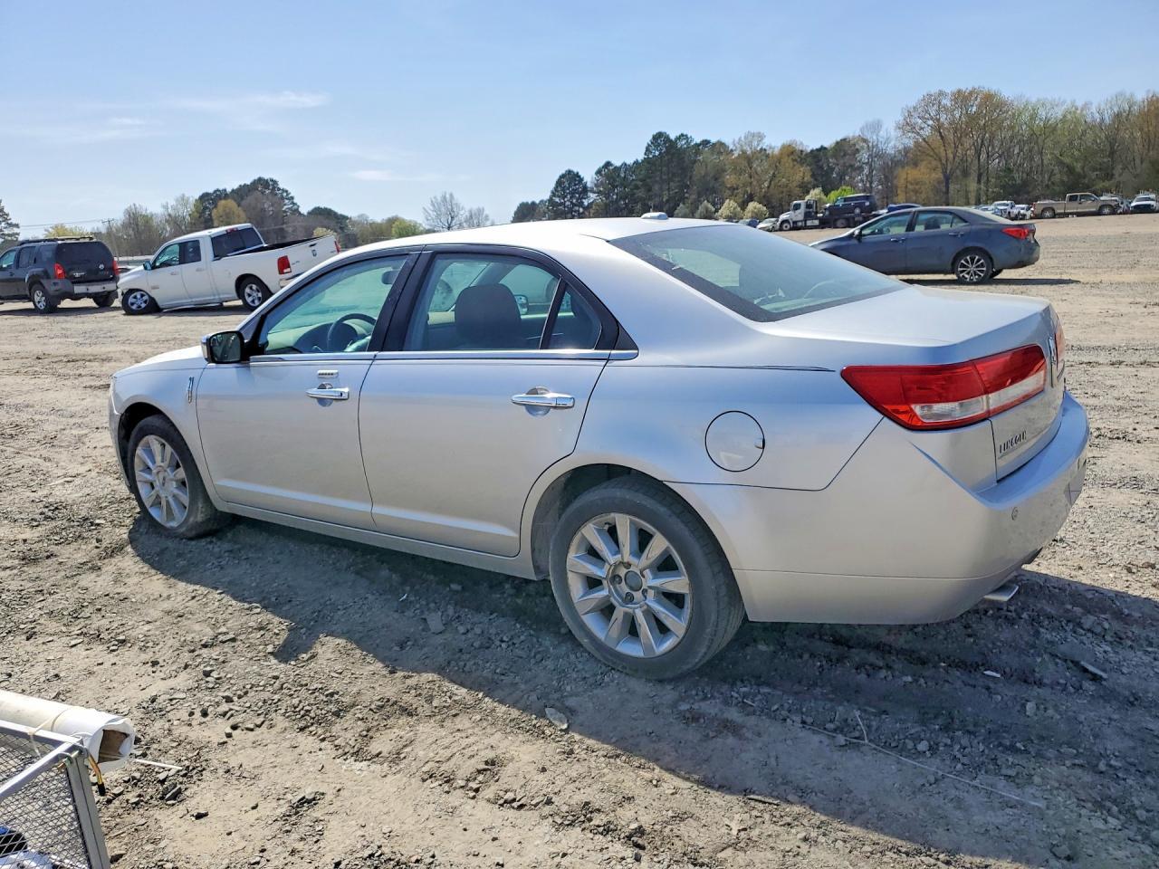 2012 Lincoln Mkz - Image 2