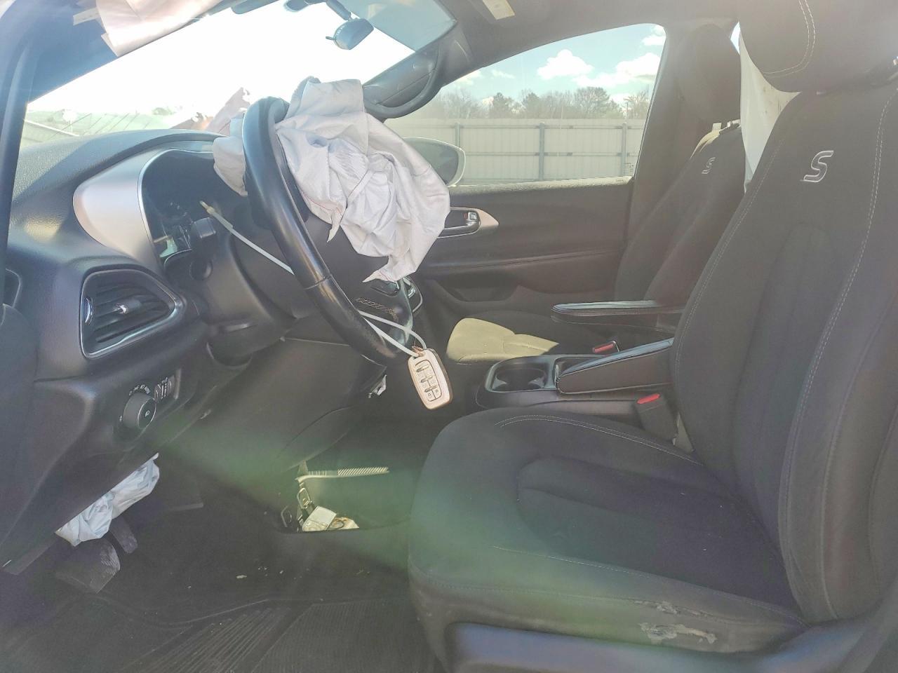 2018 Chrysler Pacifica Touring Plus - Image 7
