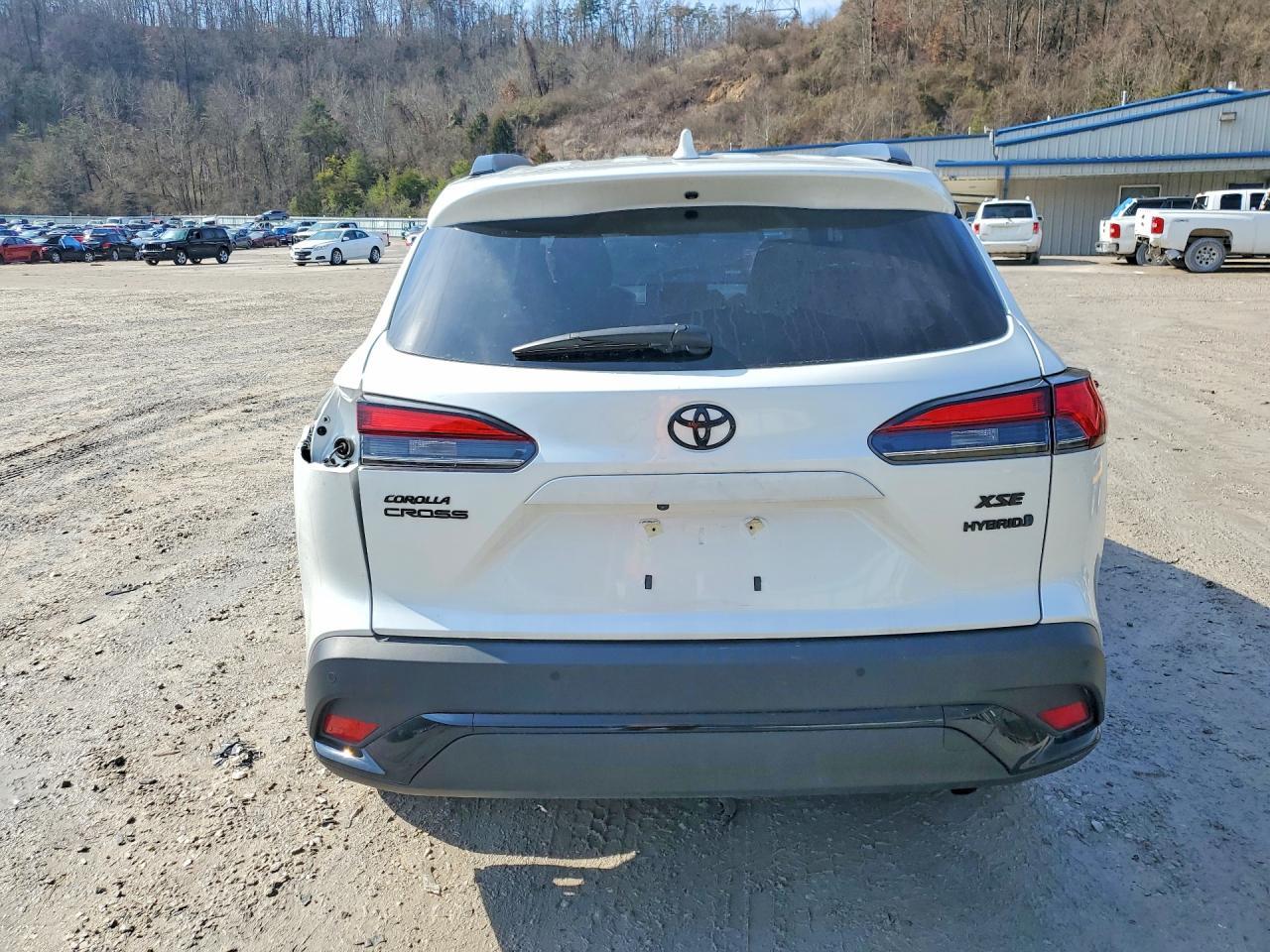 2024 Toyota Corolla Cross Se - Image 6
