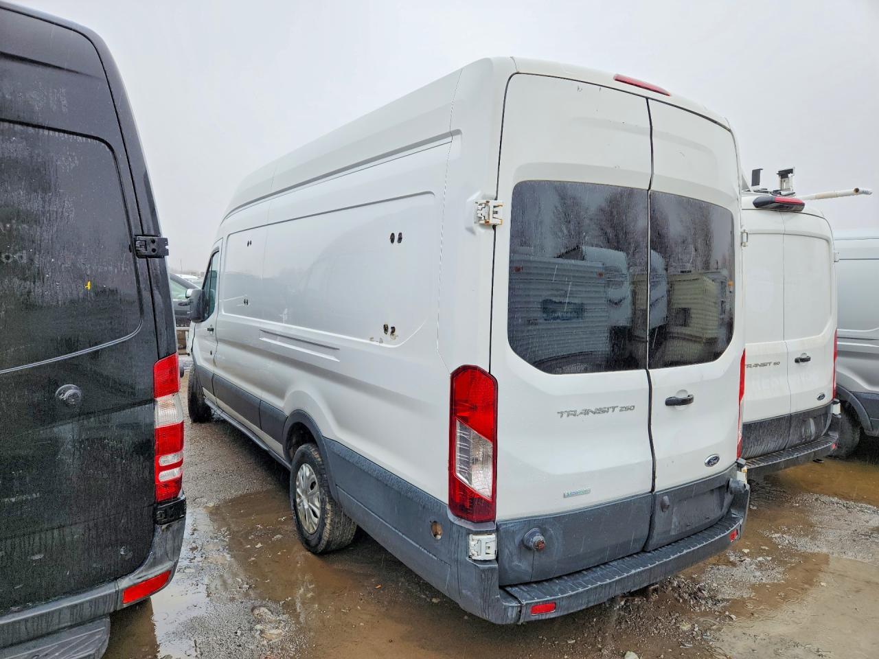 2015 Ford Transit T- - Фото 2