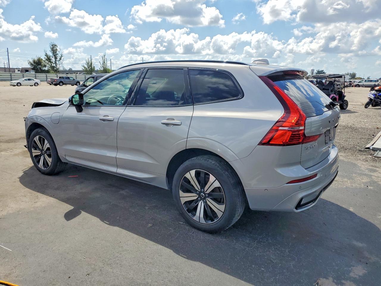2024 Volvo Xc60 Plus - Image 2