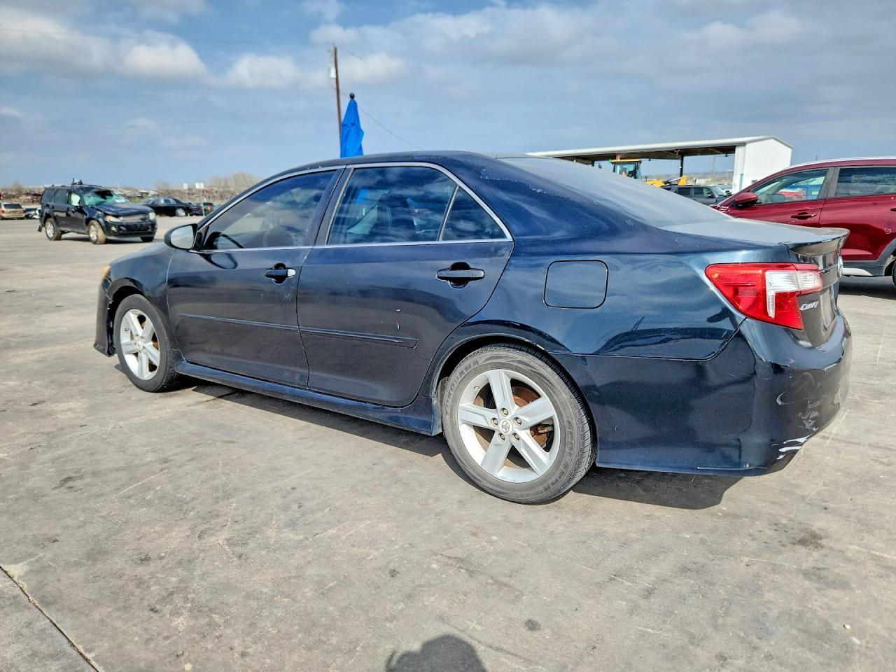 2013 Toyota Camry Se - Image 2