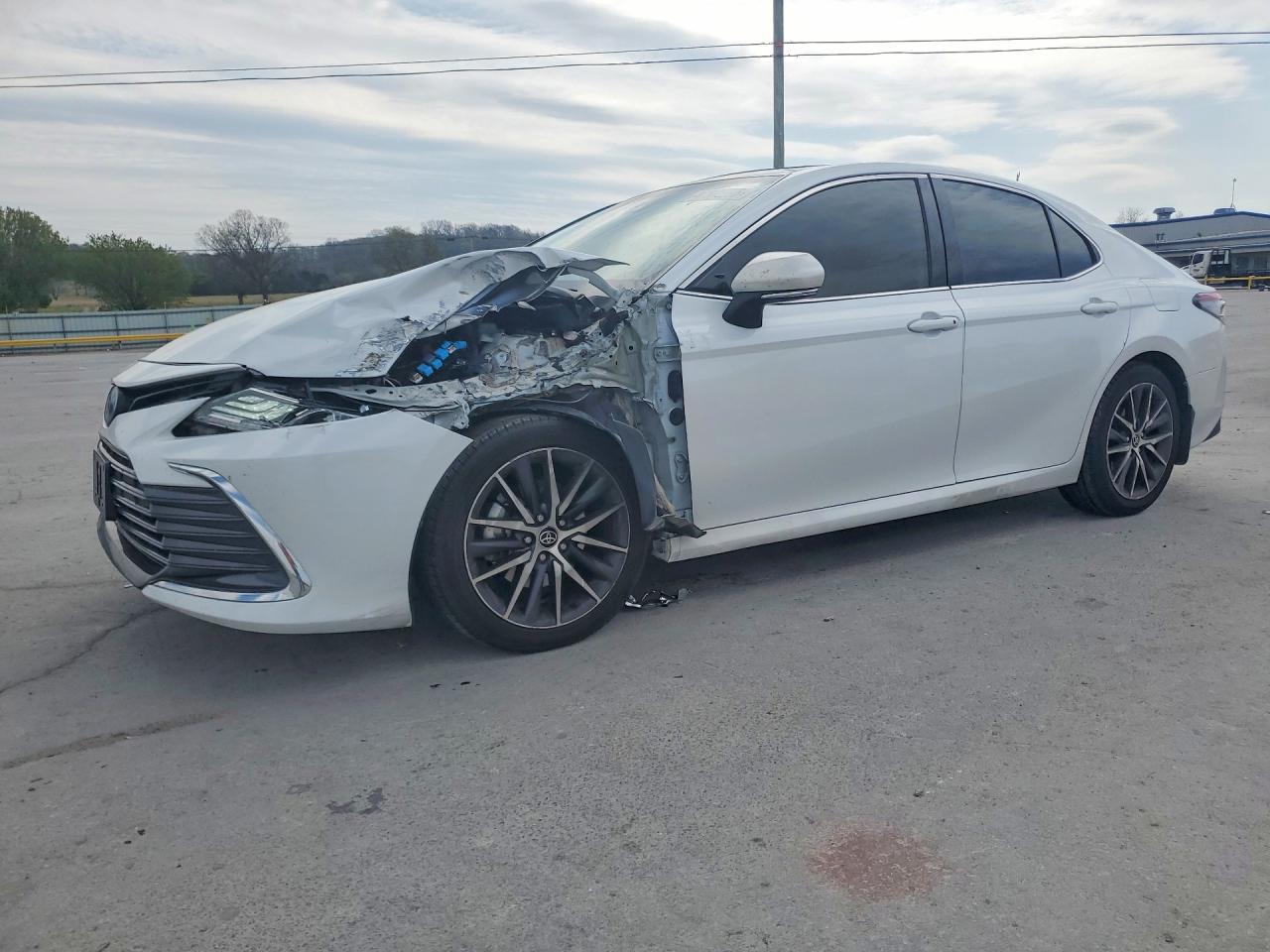 2021 Toyota Camry Hybrid Xle