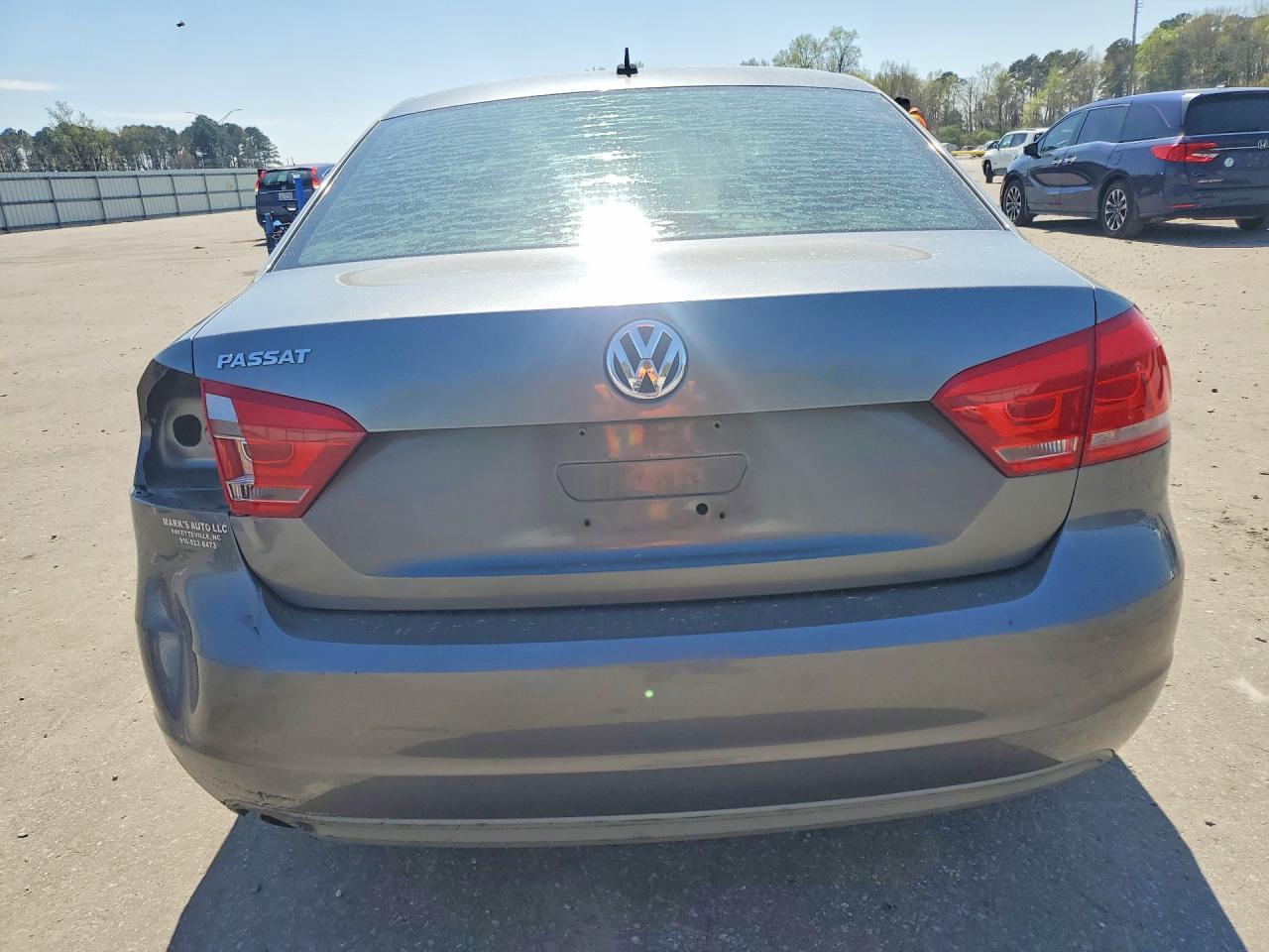 2013 Volkswagen Passat S - Image 6
