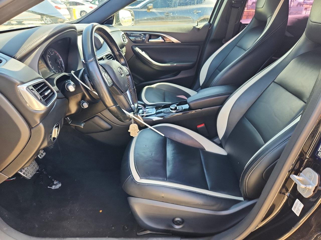 2017 Infiniti Qx30 Sport - Image 7