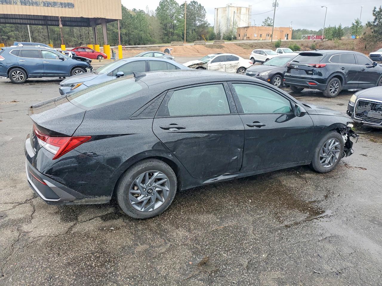 2024 Hyundai Elantra Hybrid Blue - Image 3