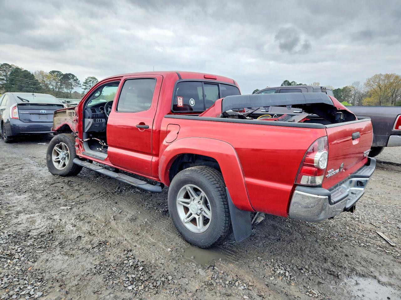2013 Toyota Tacoma Prerunner V6 - Image 2