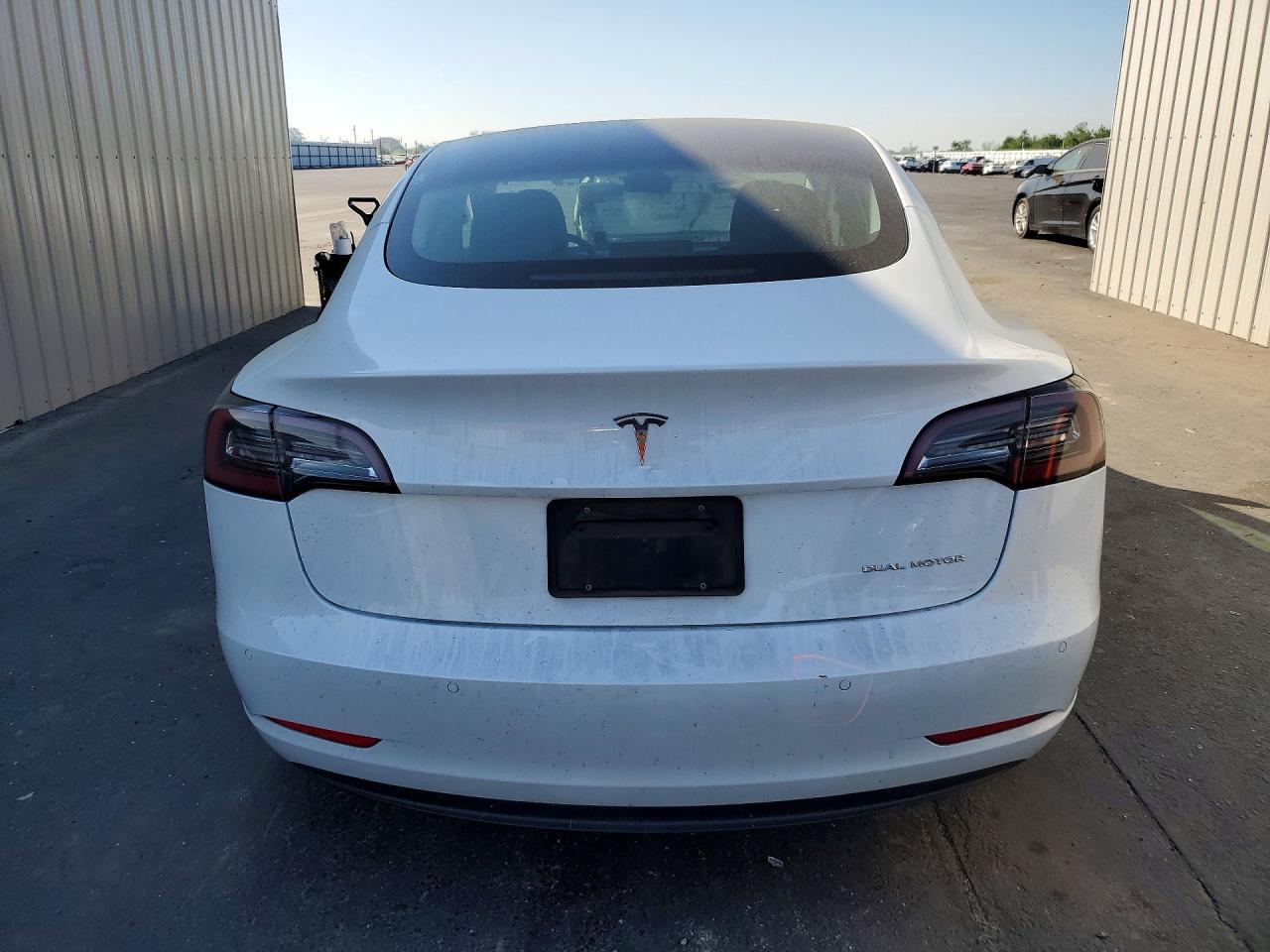 2022 Tesla Model 3 - Фото 6