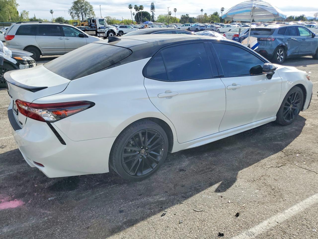 2024 Toyota Camry Xse V6 - Фото 3