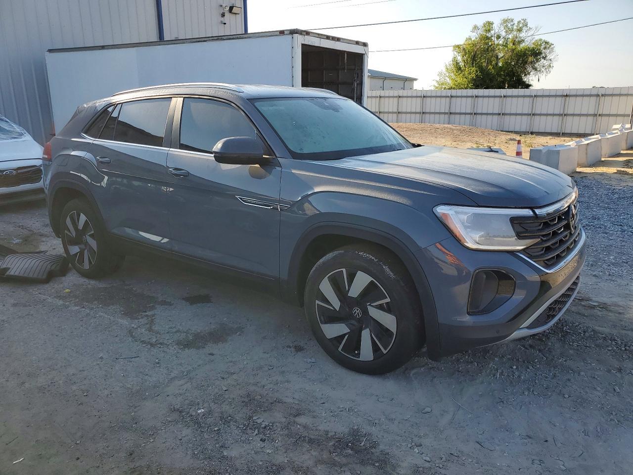 2024 Volkswagen Atlas Cross Sport Se - Image 4