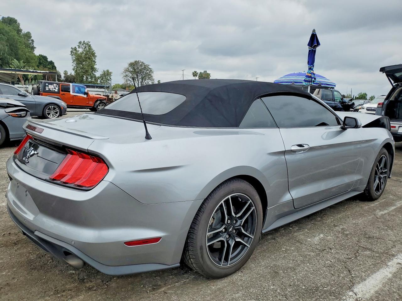 2022 Ford Mustang - Фото 3
