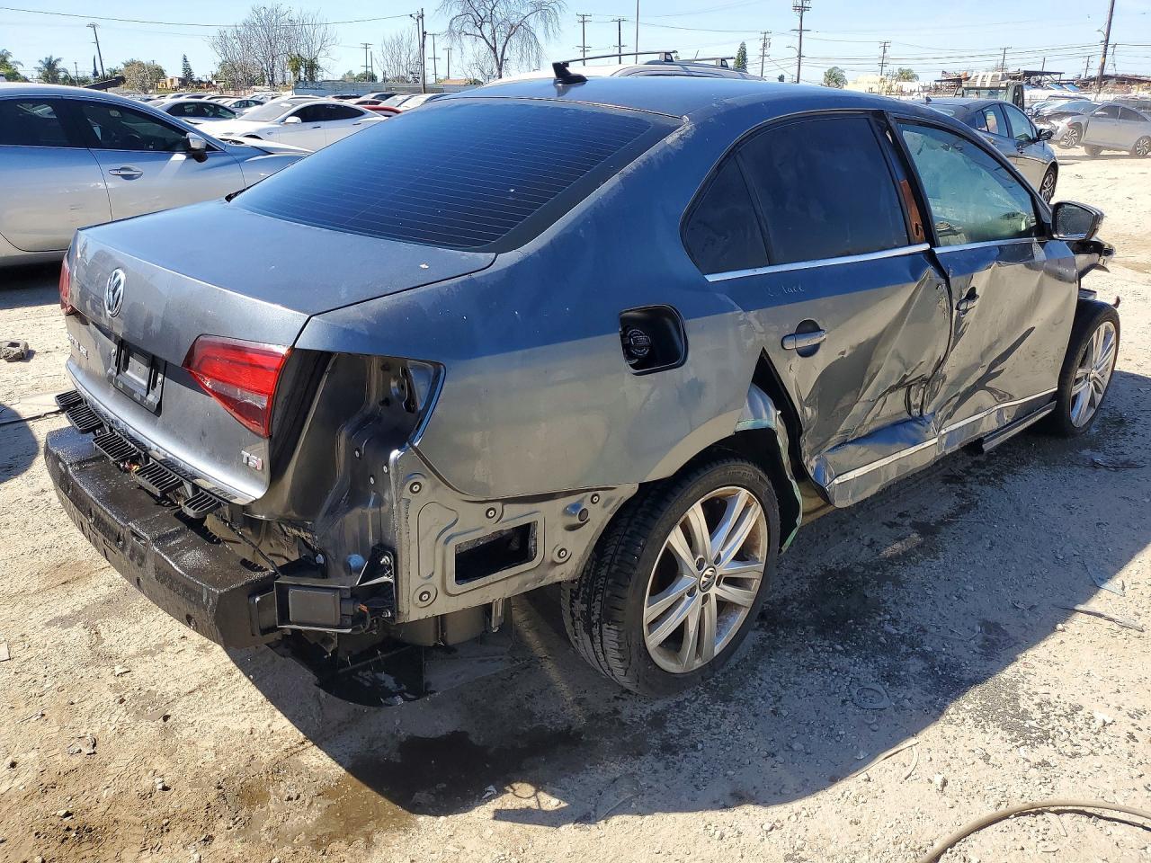 2017 Volkswagen Jetta Sel Premium - Image 3