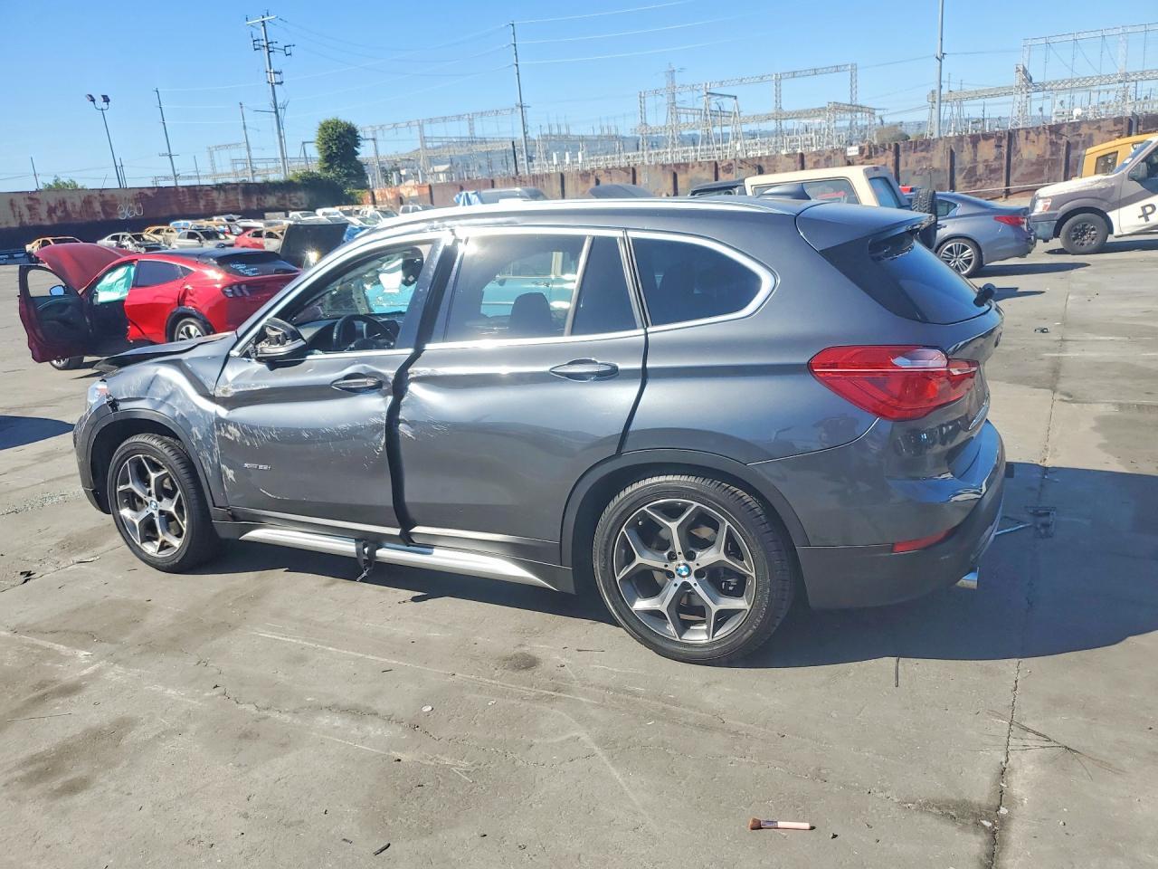 2018 BMW X1 xDrive28I - Фото 2