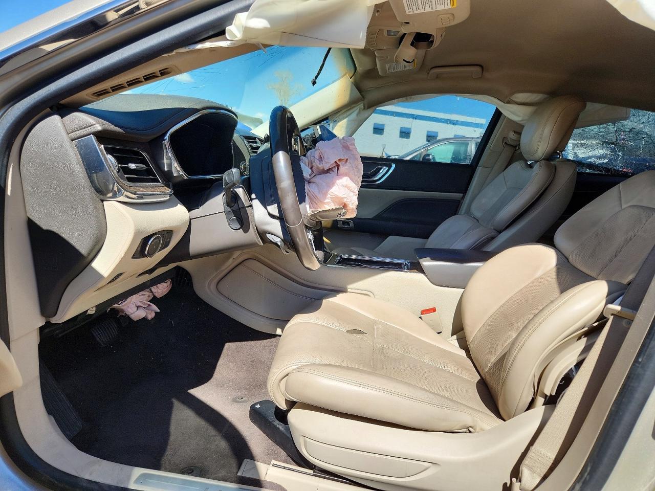 2017 Lincoln Continental Select - Image 7