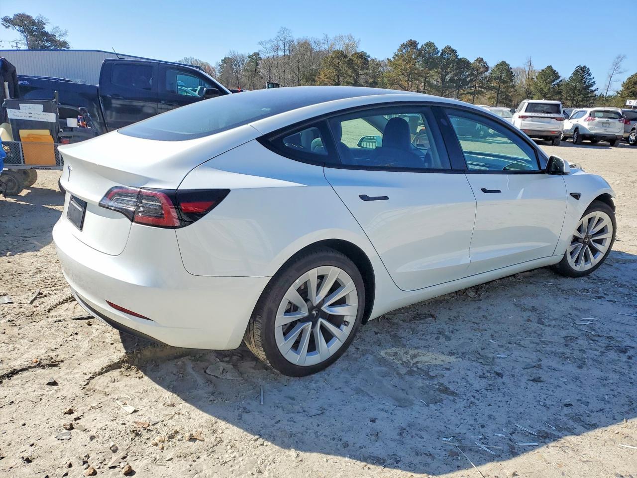 2023 Tesla Model 3 - Фото 3