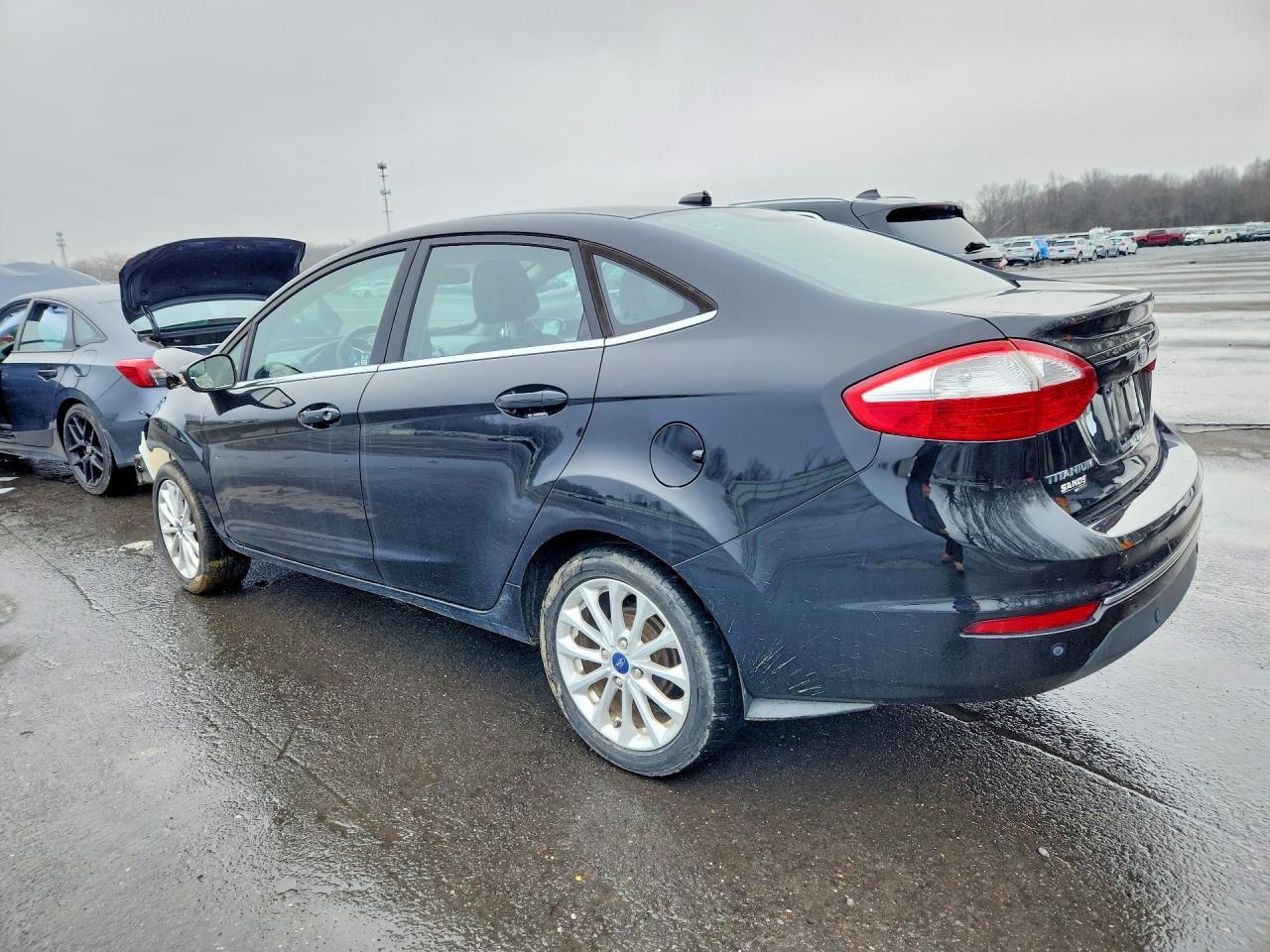 2017 Ford Fiesta Titanium - Фото 2