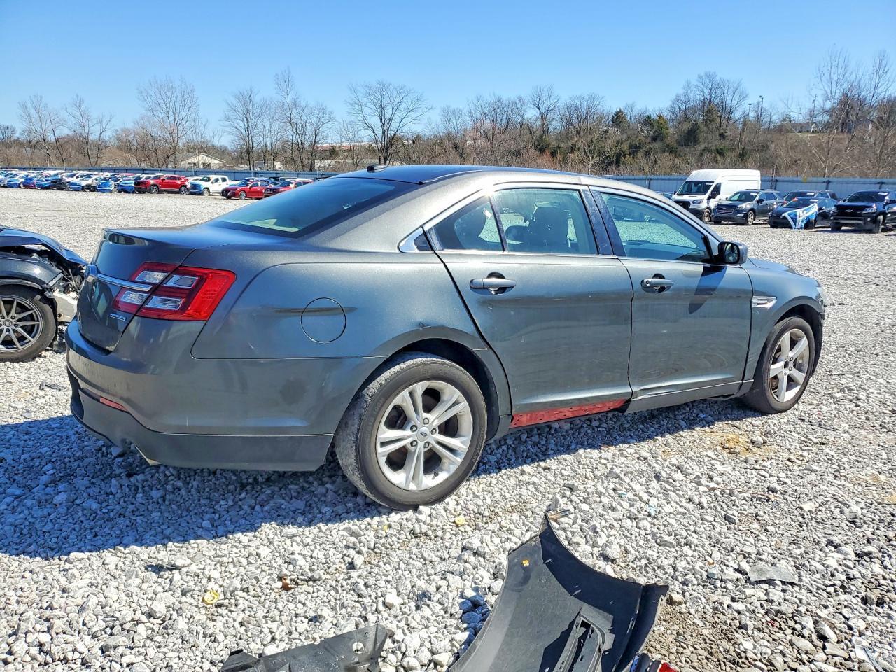 2016 Ford Taurus Se - Фото 3