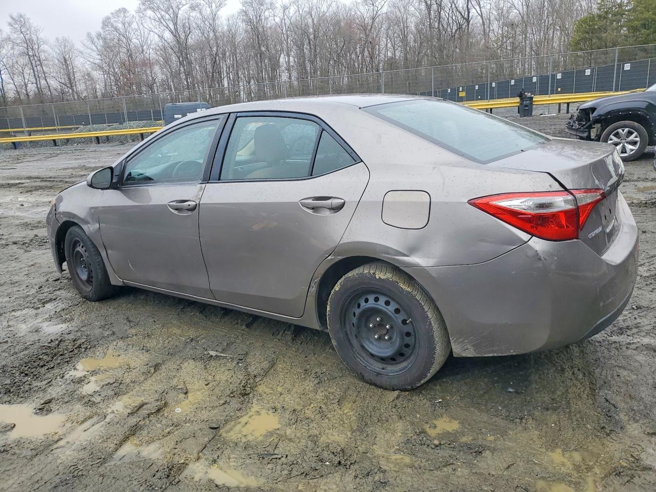 2014 Toyota Corolla Le - Фото 2