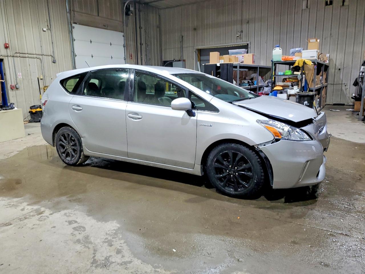 2012 Toyota Prius V Three - Фото 4