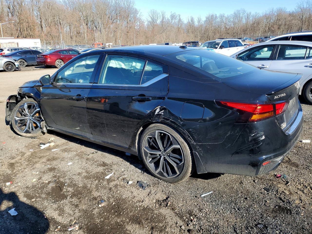 2023 Nissan Altima 2.5 Sr - Image 2