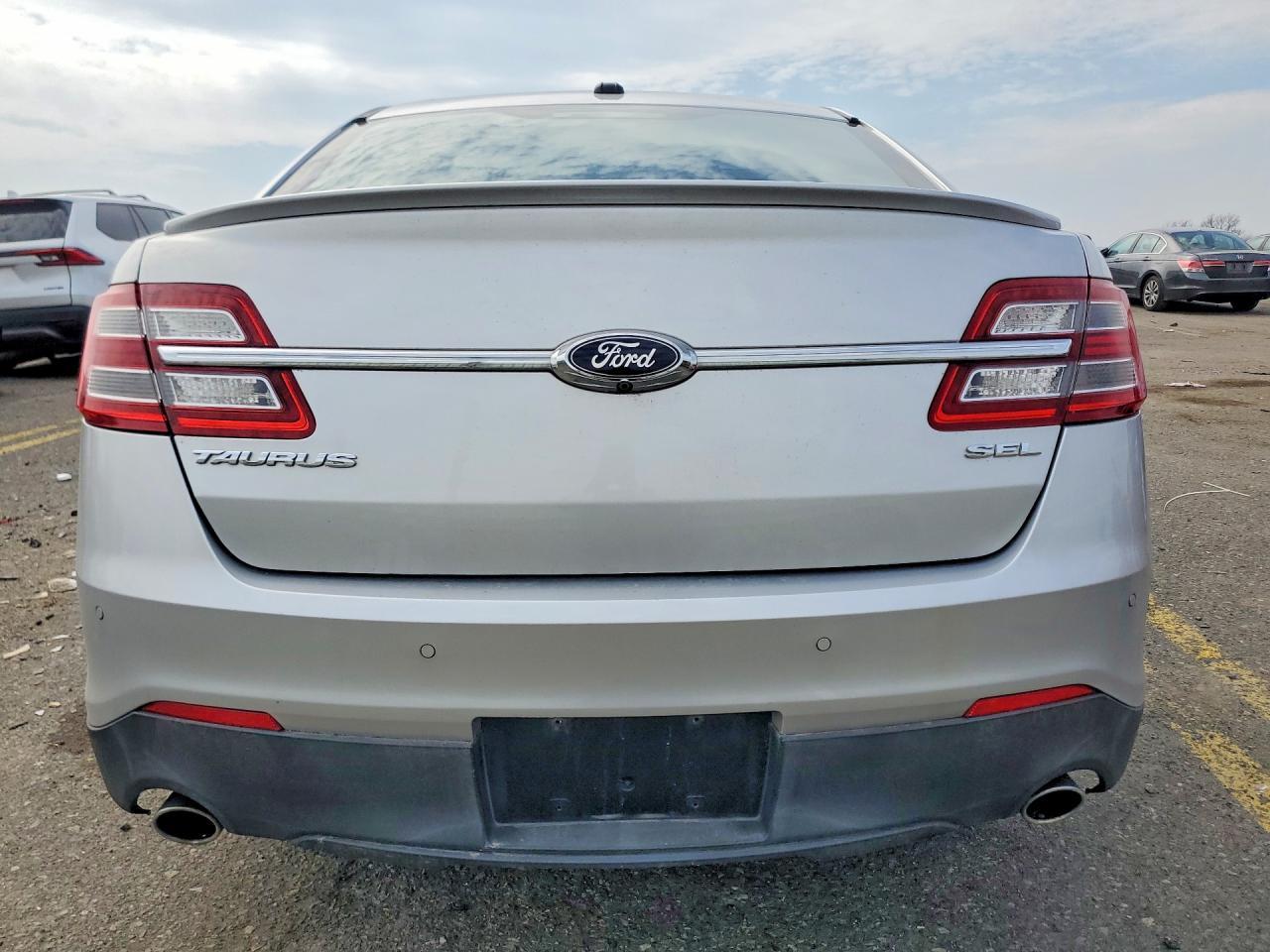 2015 Ford Taurus Sel - Image 6