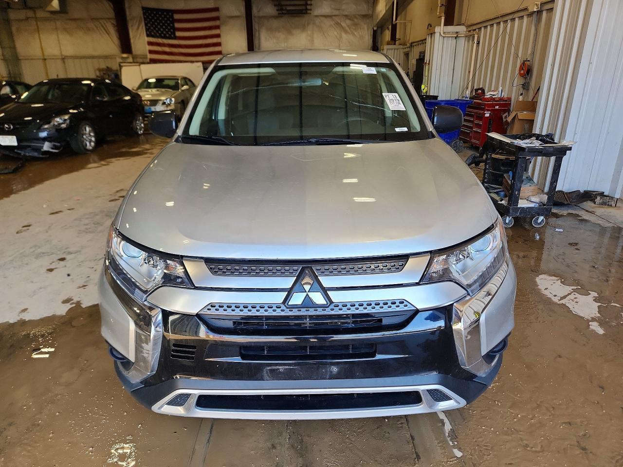 2019 Mitsubishi Outlander Es - Image 5