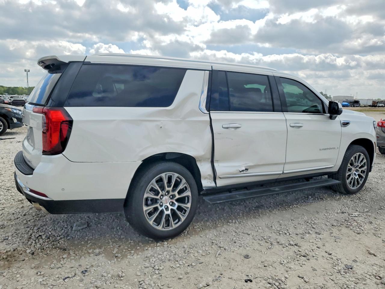2025 GMC Yukon Xl Denali - Фото 3