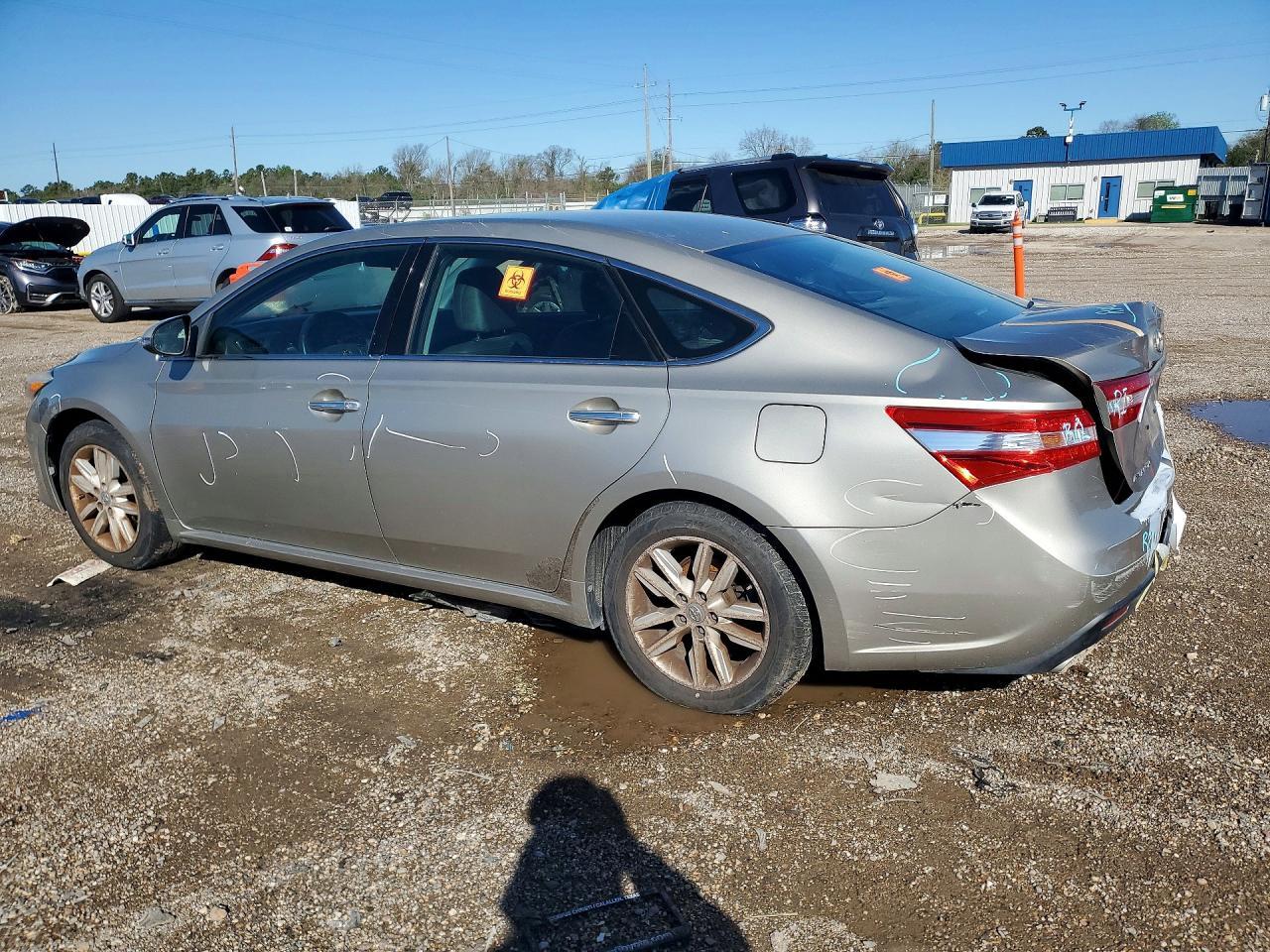 2013 Toyota Avalon Xle - Image 2
