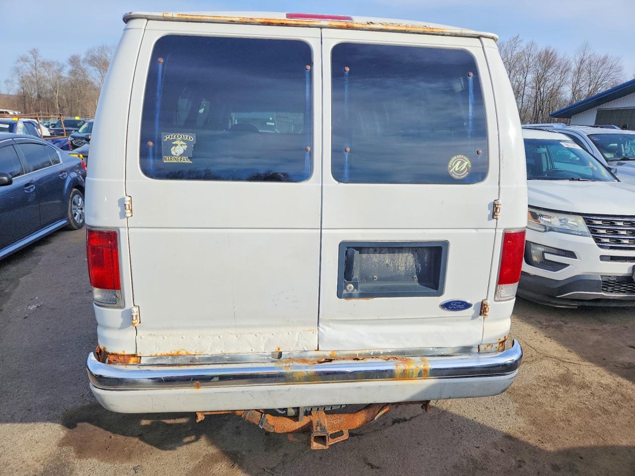 2004 Ford Econoline E350 Super Duty Wagon - Фото 6