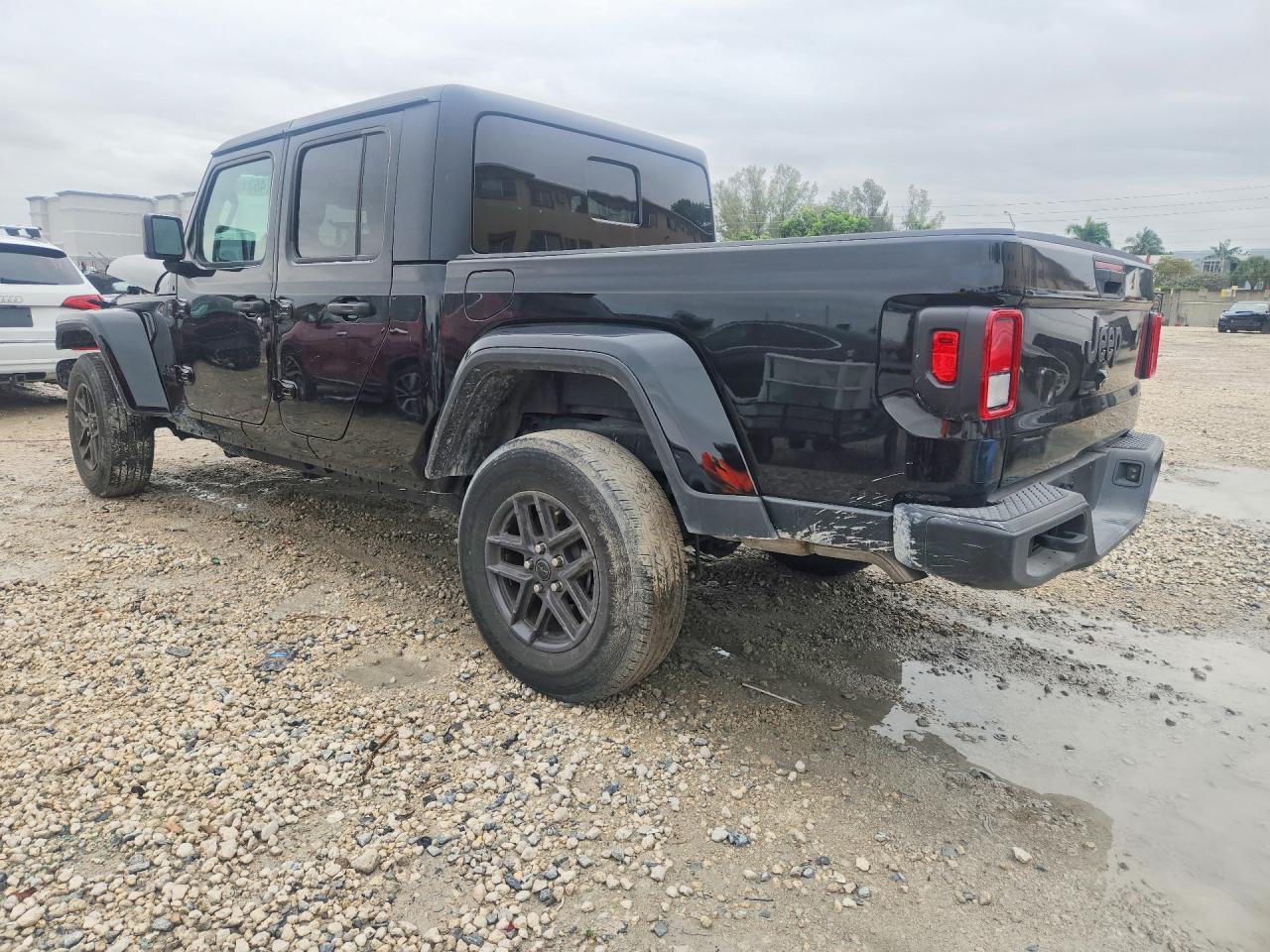 2024 Jeep Gladiator Sport - Image 2