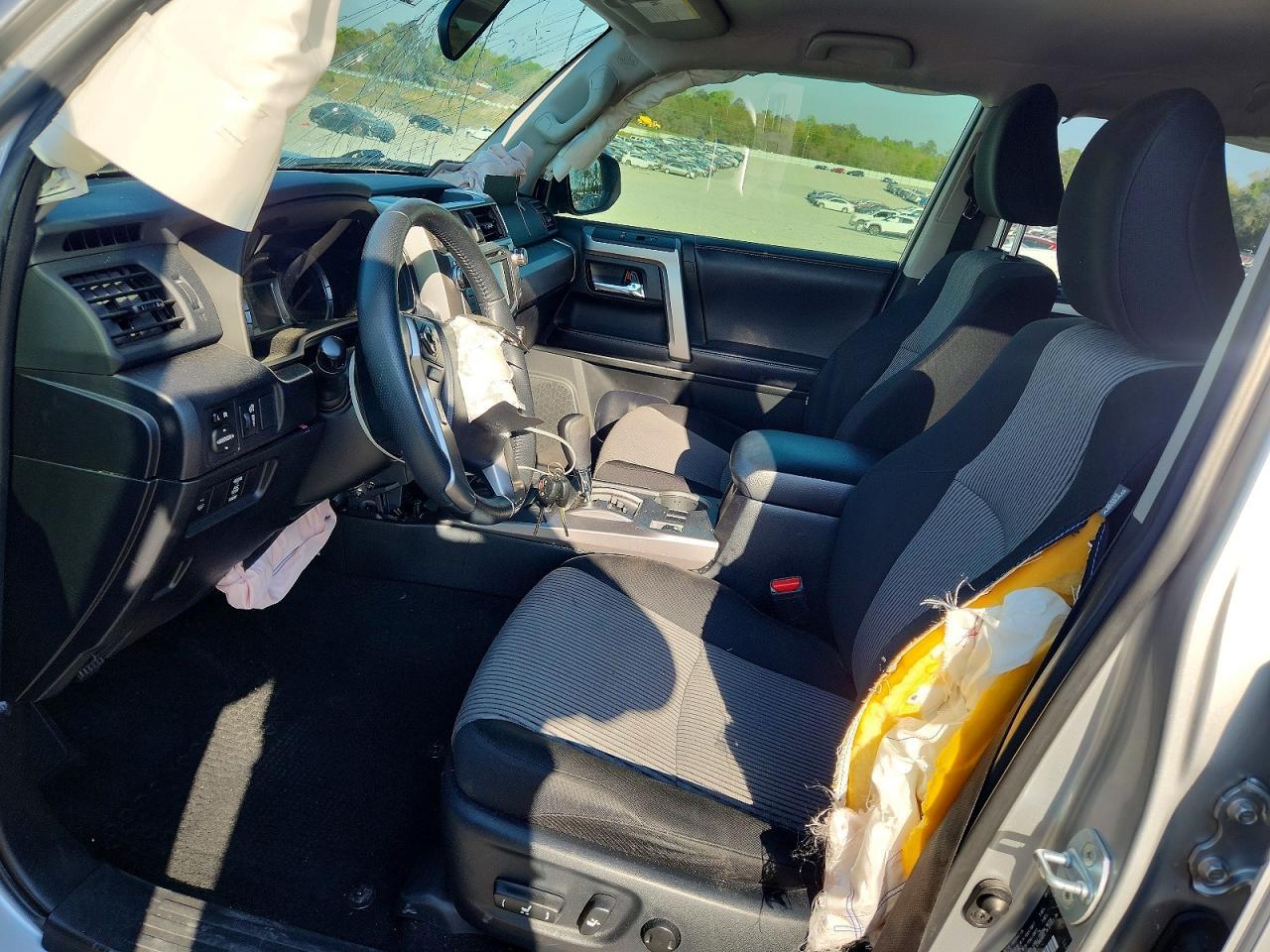 2018 Toyota 4Runner Sr5 - Image 7