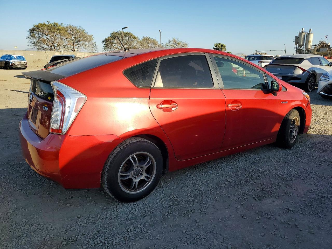 2013 Toyota Prius Two - Фото 3