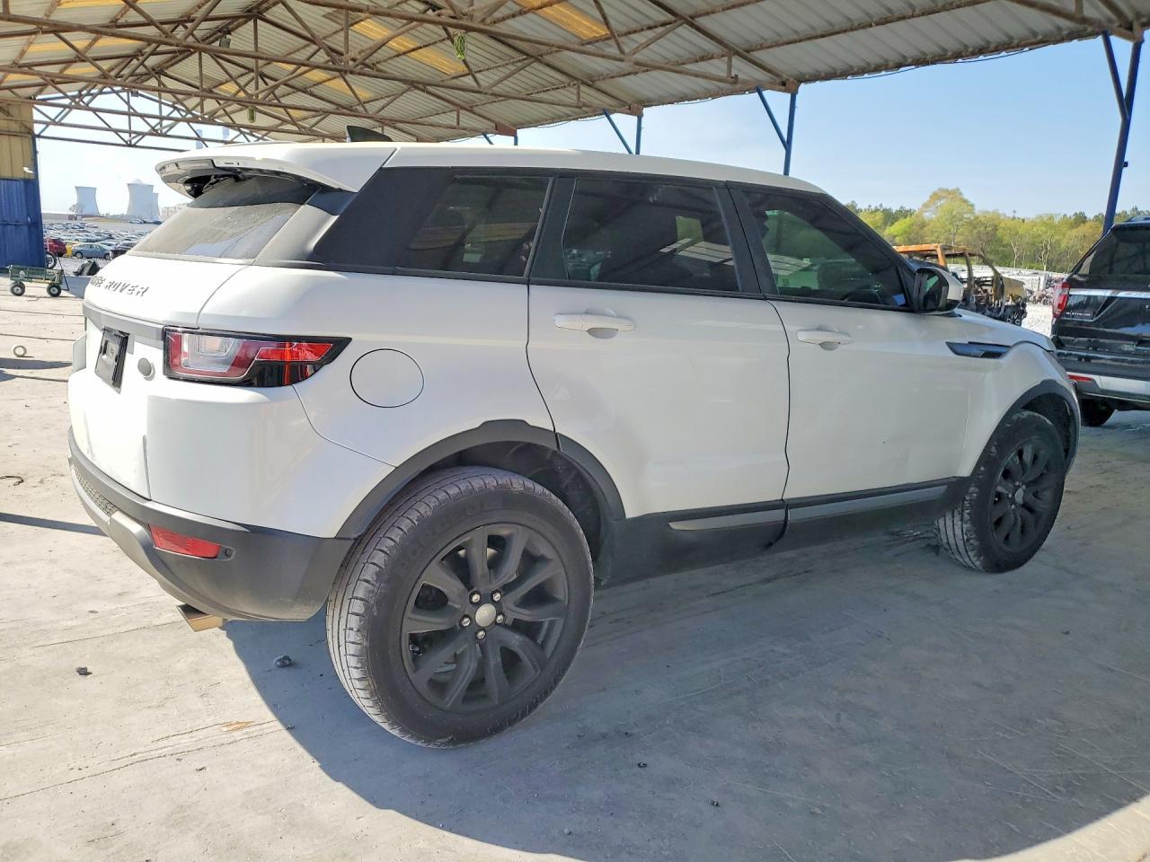 2017 Land Rover Range Rover Evoque Se - Image 3