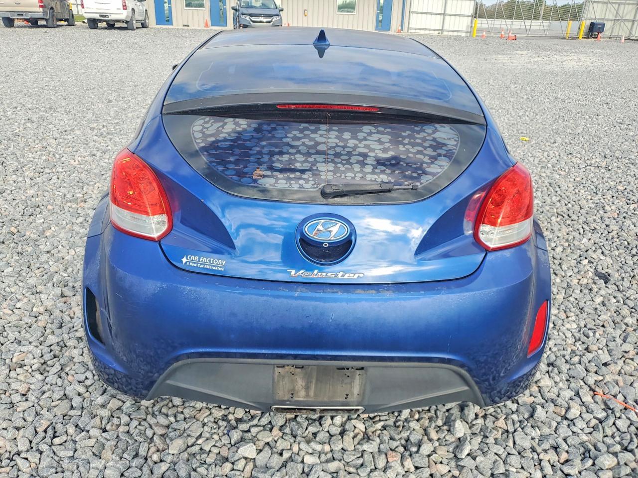 2016 Hyundai Veloster Base - Фото 6