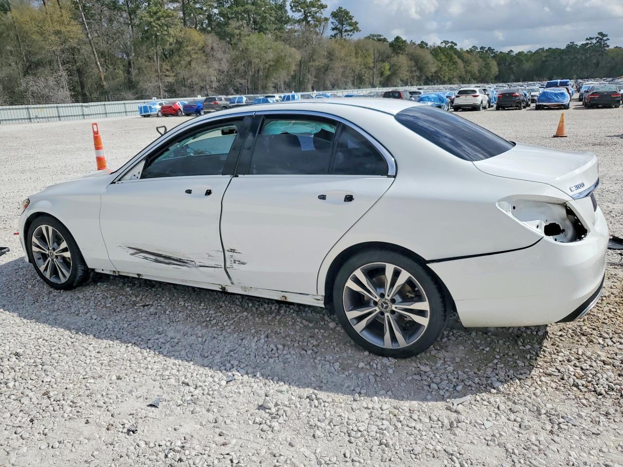 2020 Mercedes-Benz C 300 - Фото 2
