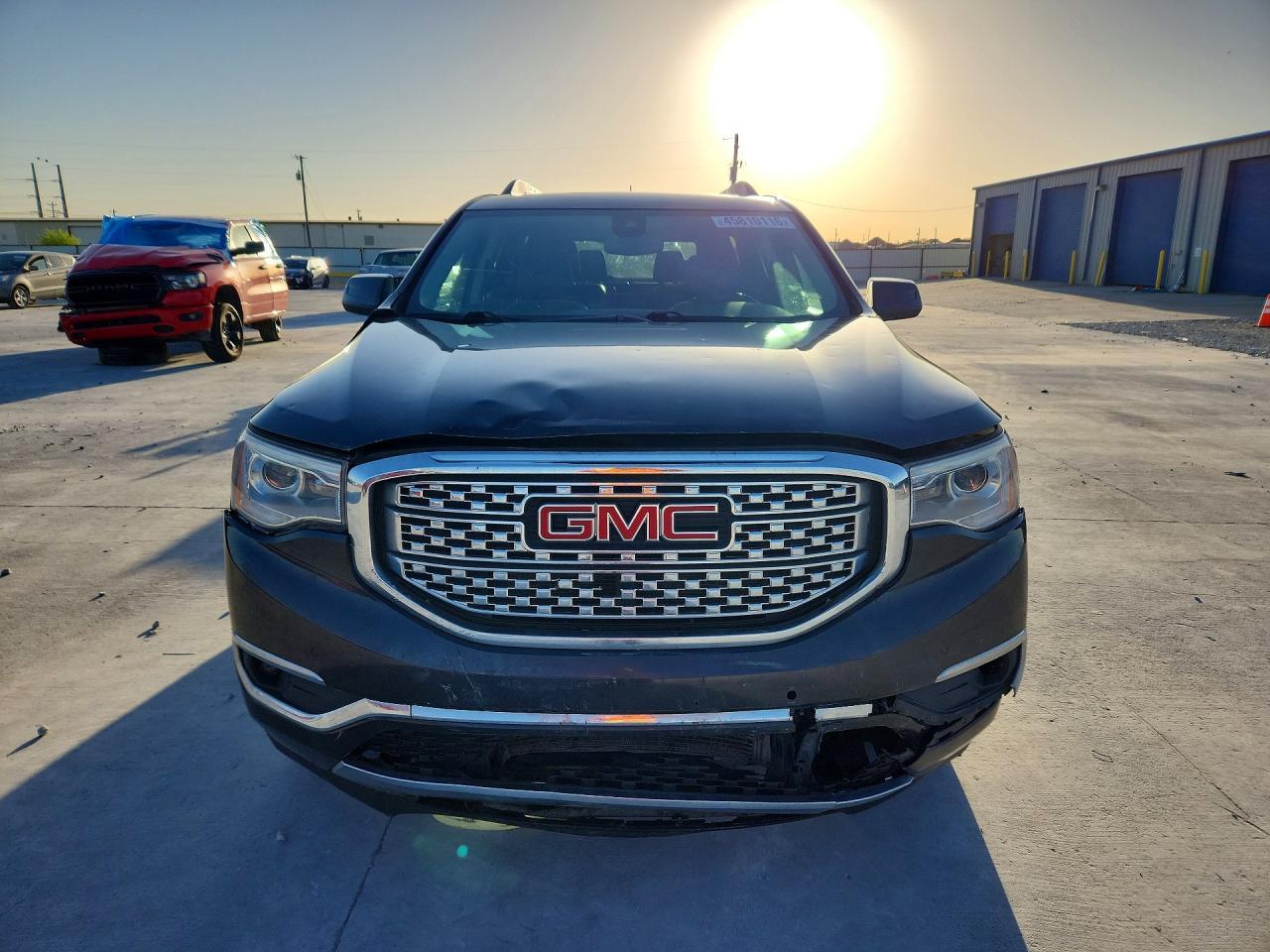 2017 GMC Acadia Denali - Фото 5