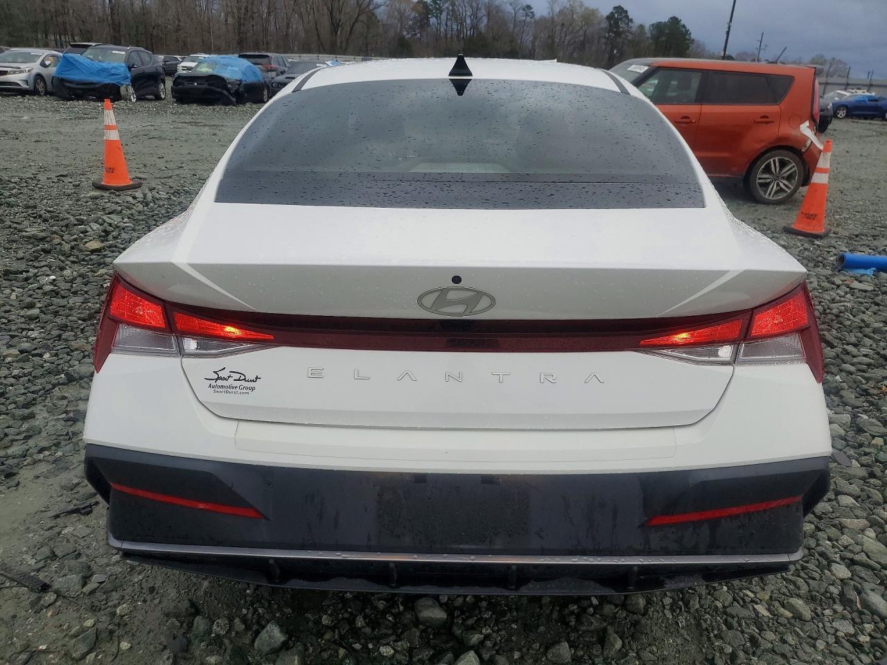 2024 Hyundai Elantra Sel - Image 6