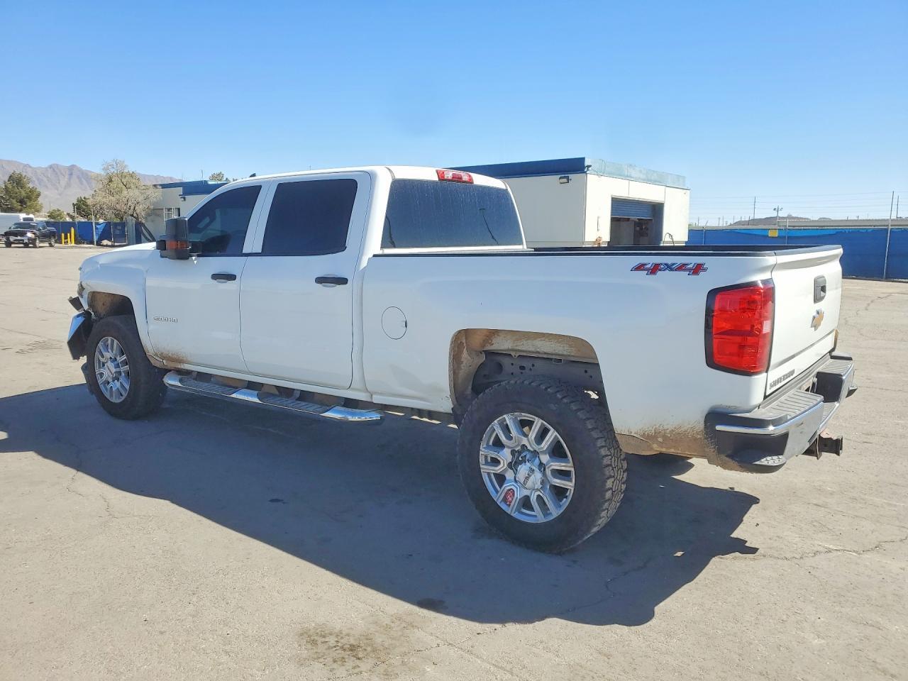 2016 Chevrolet Silverado K2500 Heavy Duty - Фото 2