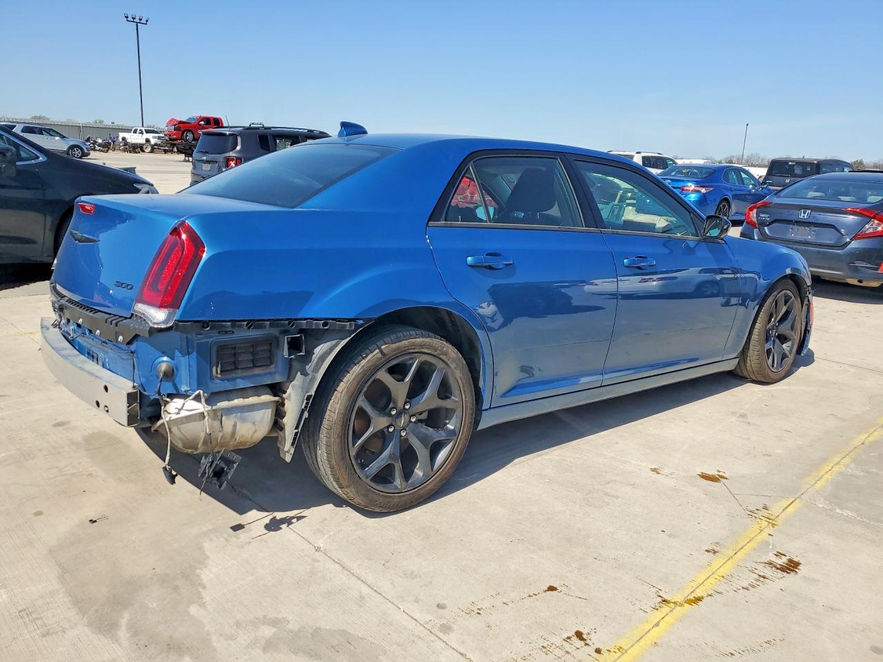 2023 Chrysler 300 - Image 3
