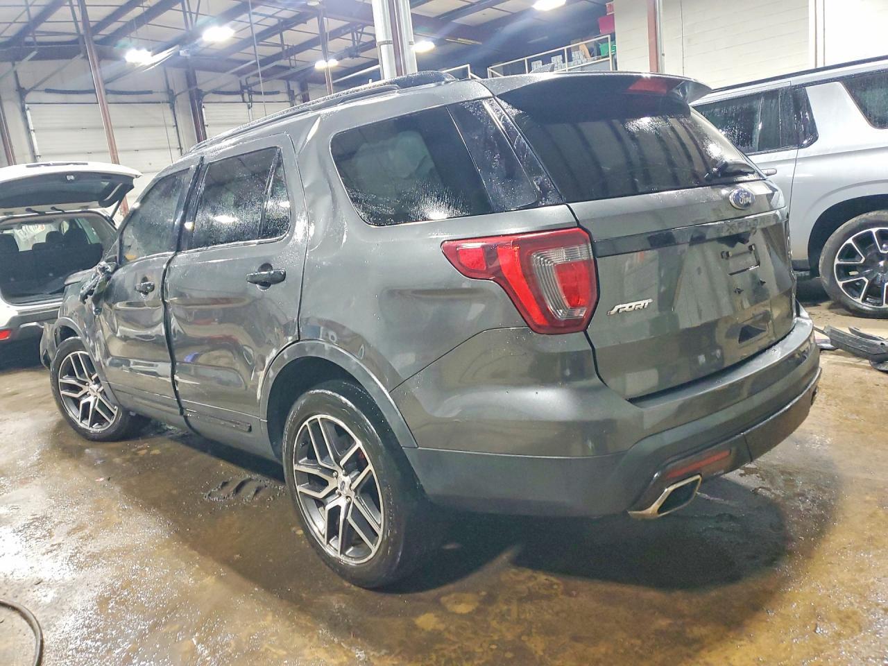 2016 Ford Explorer Sport - Фото 2