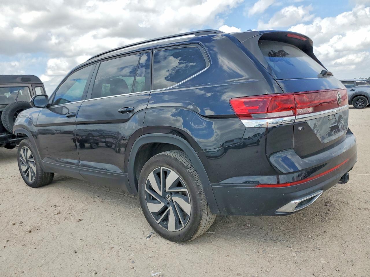 2024 Volkswagen Atlas Se - Фото 2