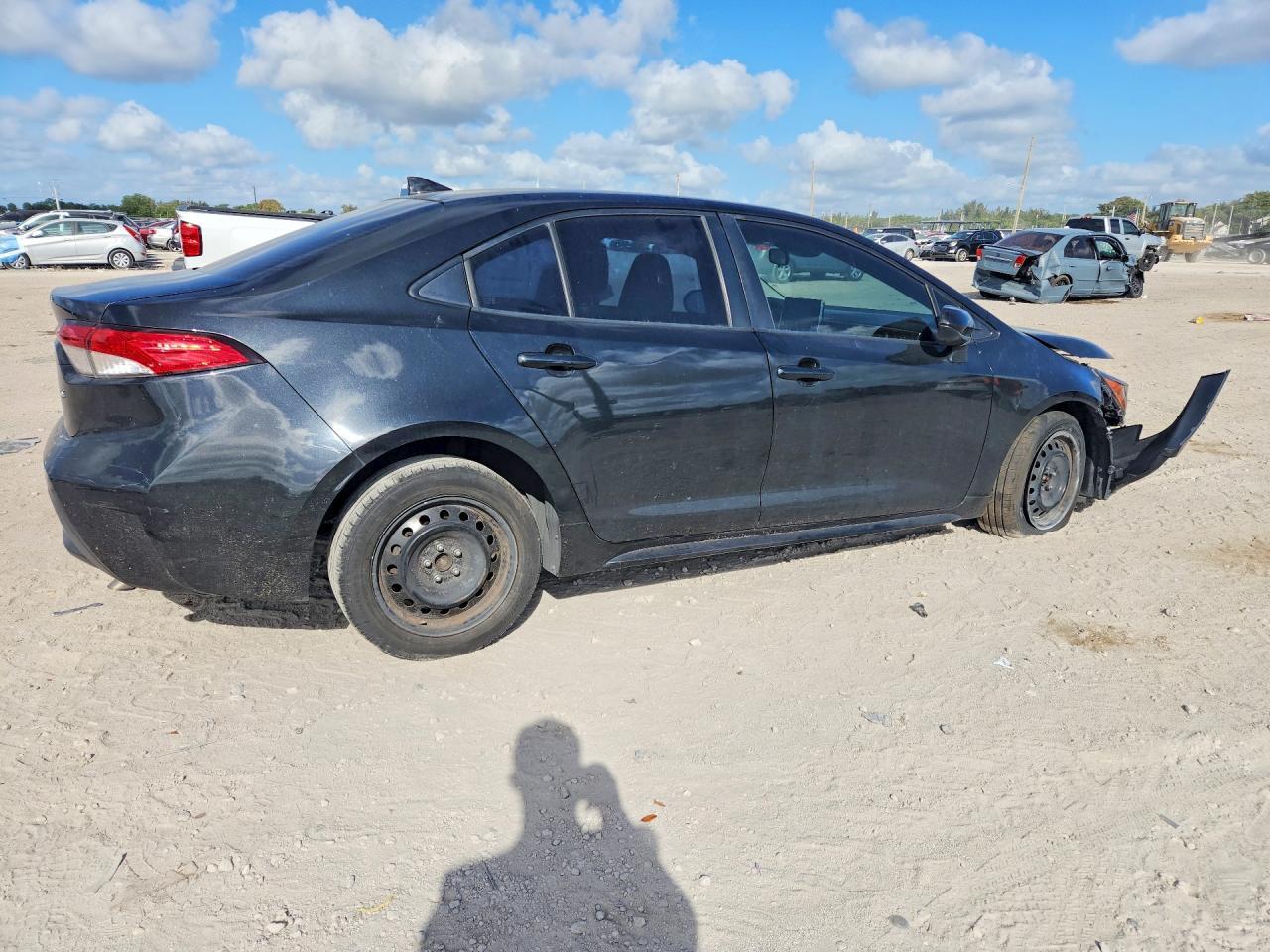 2020 Toyota Corolla Le - Image 3