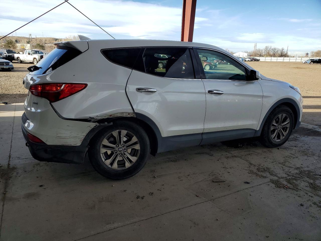 2014 Hyundai Santa Fe Sport 2.4L - Image 3