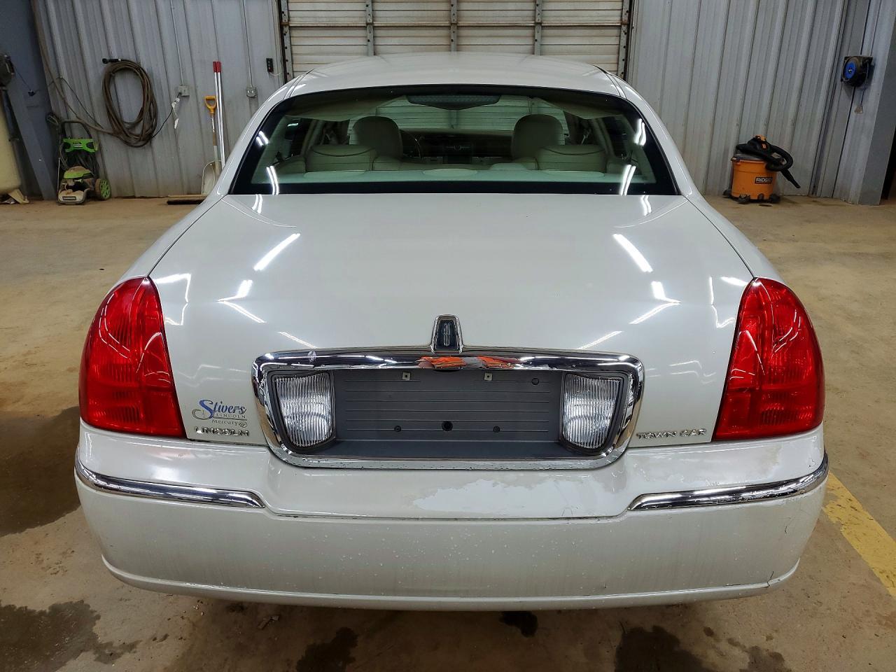 2007 Lincoln Town Car Designer - Фото 6