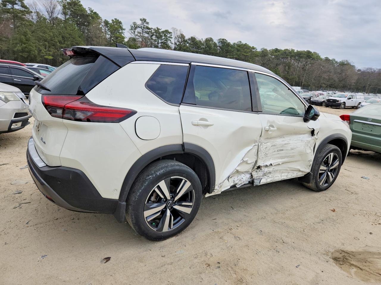 2023 Nissan Rogue Sl - Фото 3