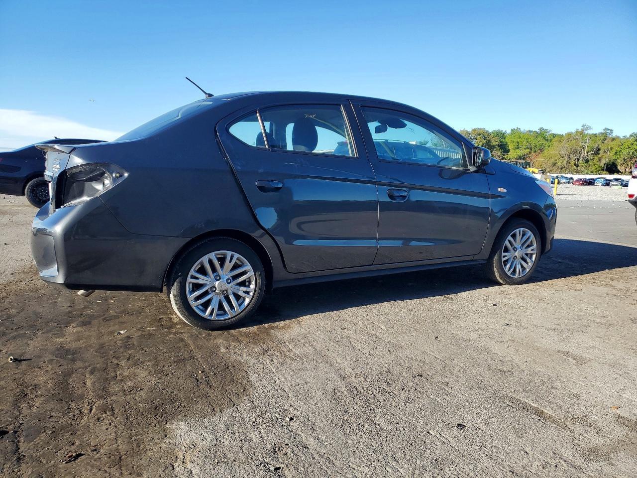 2024 Mitsubishi Mirage G4 Es - Image 3